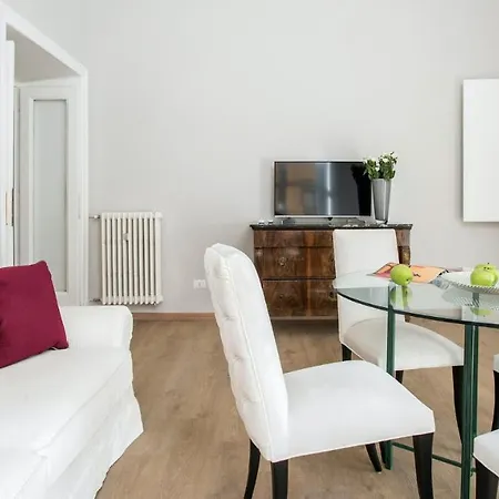 Plum Guide - The Triton Apartment *